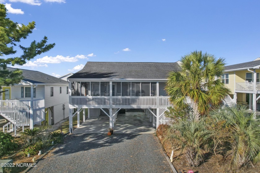 Impeccable Island Home. This well maintained and loved classic - Beach Home for sale in Sunset Beach, North Carolina on Beachhouse.com