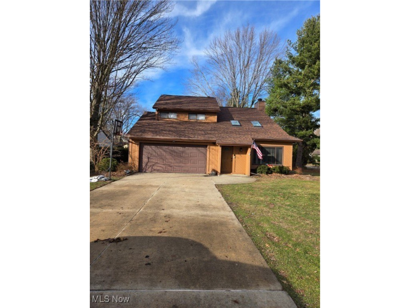 Brand New Roof, Sky Lights and the Vinyl Portion of the Siding - Beach Home for sale in Mentor, Ohio on Beachhouse.com