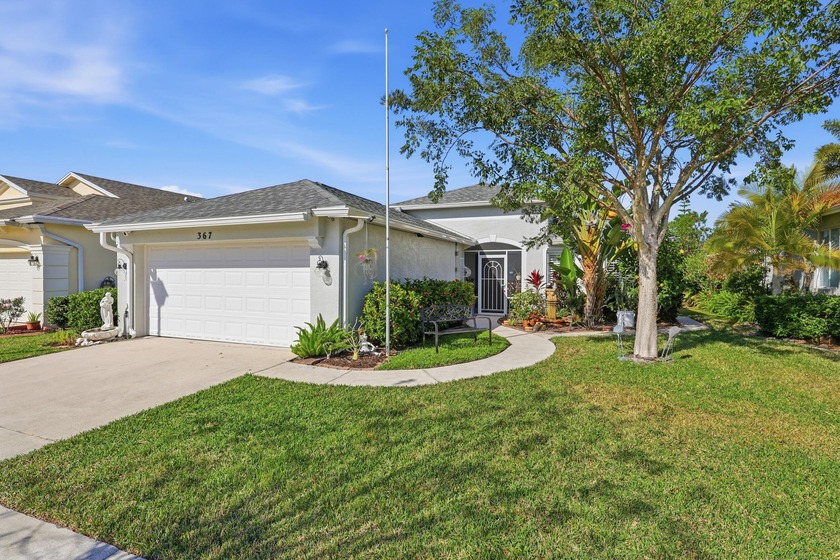 Light, Bright & Move-In Ready!This beautifully maintained - Beach Home for sale in Port Saint Lucie, Florida on Beachhouse.com