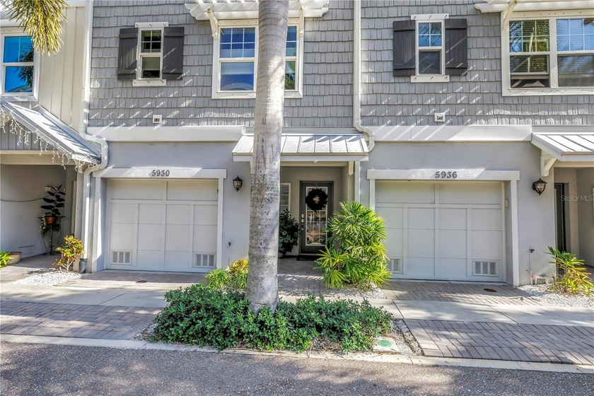 Enjoy coastal luxury living in in this immaculate turnkey town - Beach Townhome/Townhouse for sale in St. Petersburg, Florida on Beachhouse.com