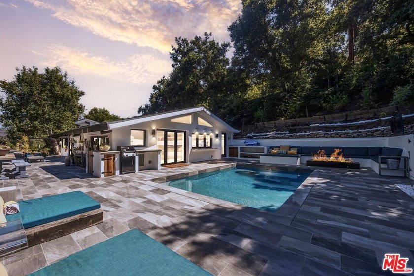*Chic Malibu Modern with Pool* Fresh mountain air and total - Beach Home for sale in Malibu, California on Beachhouse.com