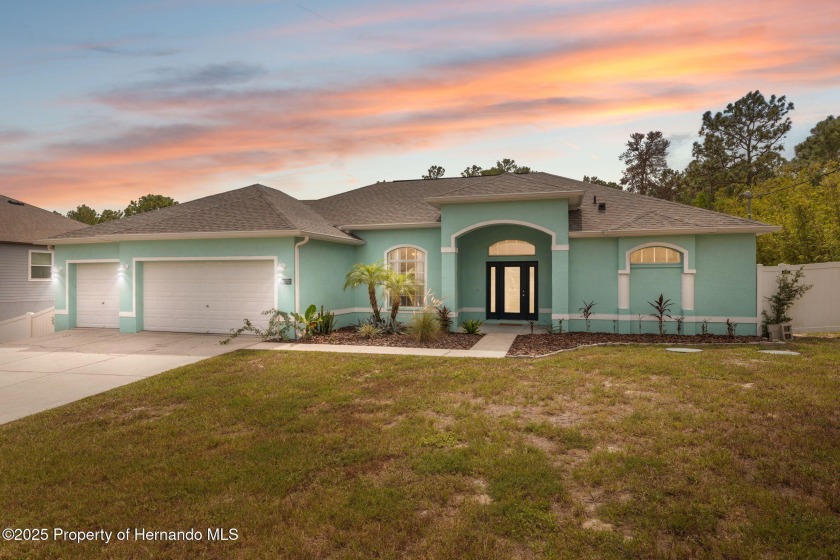 This beautifully maintained and updated single-story home is the - Beach Home for sale in Weeki Wachee, Florida on Beachhouse.com
