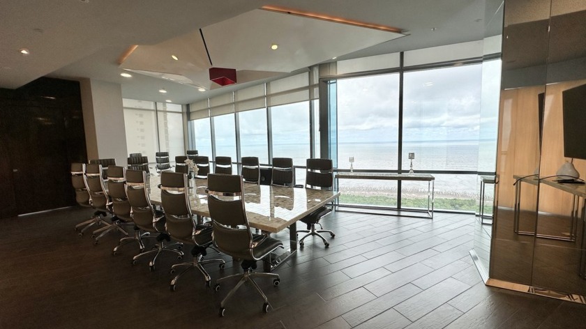 Un Espacio de Oficinas de Primer Nivel en el Centro de Negocios - Beach Commercial for sale in Panamá,  on Beachhouse.com