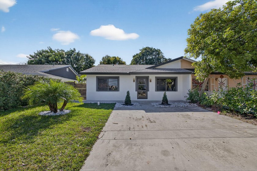 Fully renovated 3-bedroom, 2-bath villa, with no HOA completed - Beach Home for sale in West Palm Beach, Florida on Beachhouse.com