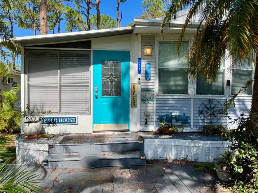 Dreaming of a cozy cottage by the sea? Look no further! This - Beach Home for sale in Venice, Florida on Beachhouse.com