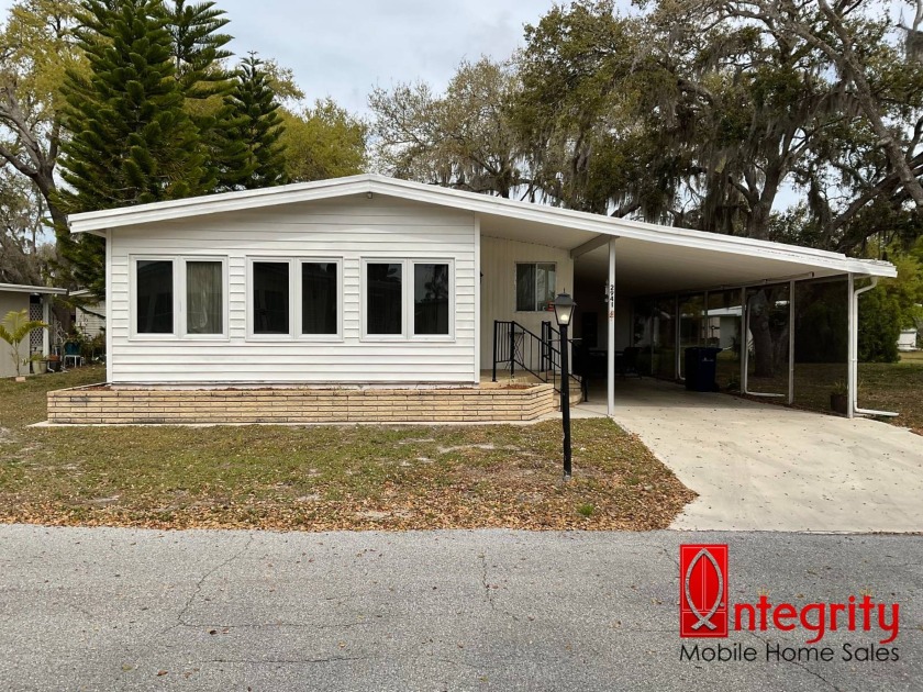 WELCOME TO SUNNY SARASOTA!    This meticulously Maintained 2 - Beach Home for sale in Sarasota, Florida on Beachhouse.com