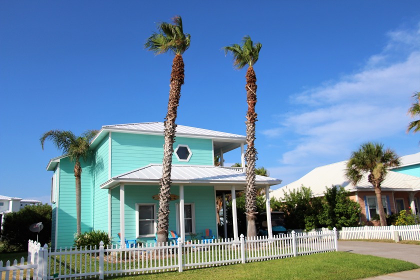 Fantastic home just steps from the beach - Beach Vacation Rentals in Port Aransas, Texas on Beachhouse.com