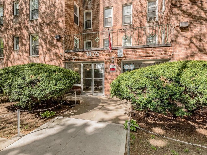 Bright, spacious 1 bedroom corner unit cooperative with - Beach Home for sale in Bronx, New York on Beachhouse.com