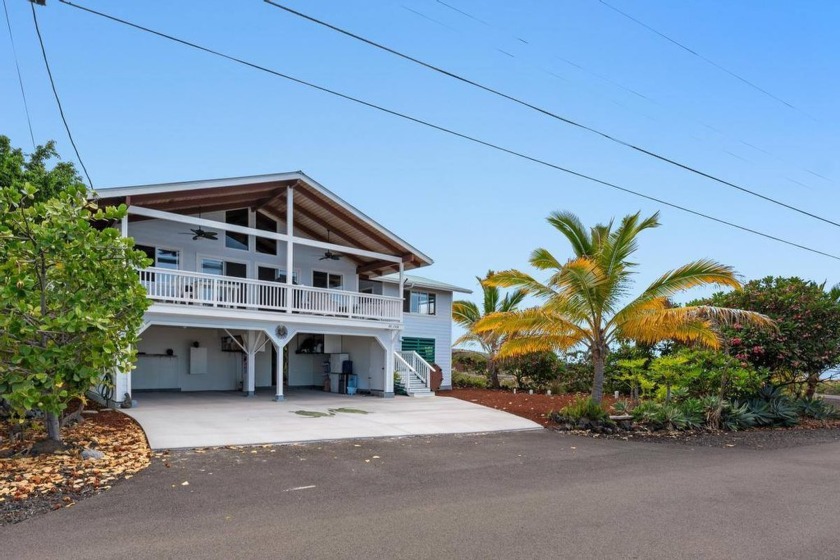 Step into island living with this beautifully constructed custom - Beach Home for sale in Captain Cook, Hawaii on Beachhouse.com