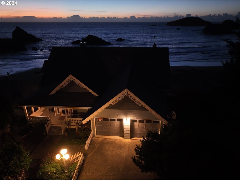 This extraordinary oceanfront home is a masterpiece of luxury - Beach Home for sale in Brookings, Oregon on Beachhouse.com