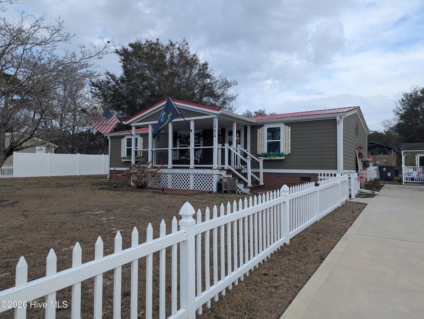 Beautifully updated double wide home where the improvements - Beach Home for sale in Supply, North Carolina on Beachhouse.com