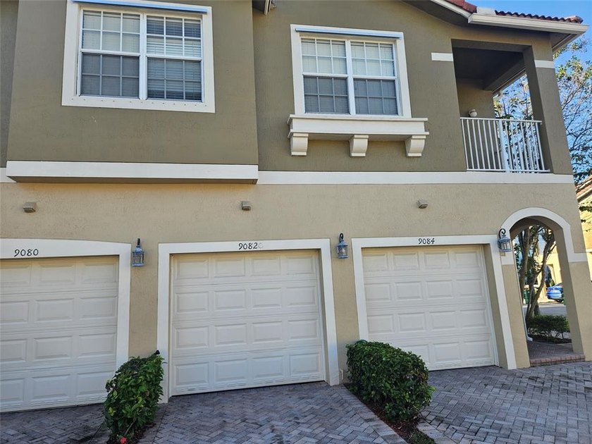 Calling all professionals who are seeking a tranquil oasise see - Beach Condo for sale in Tamarac, Florida on Beachhouse.com