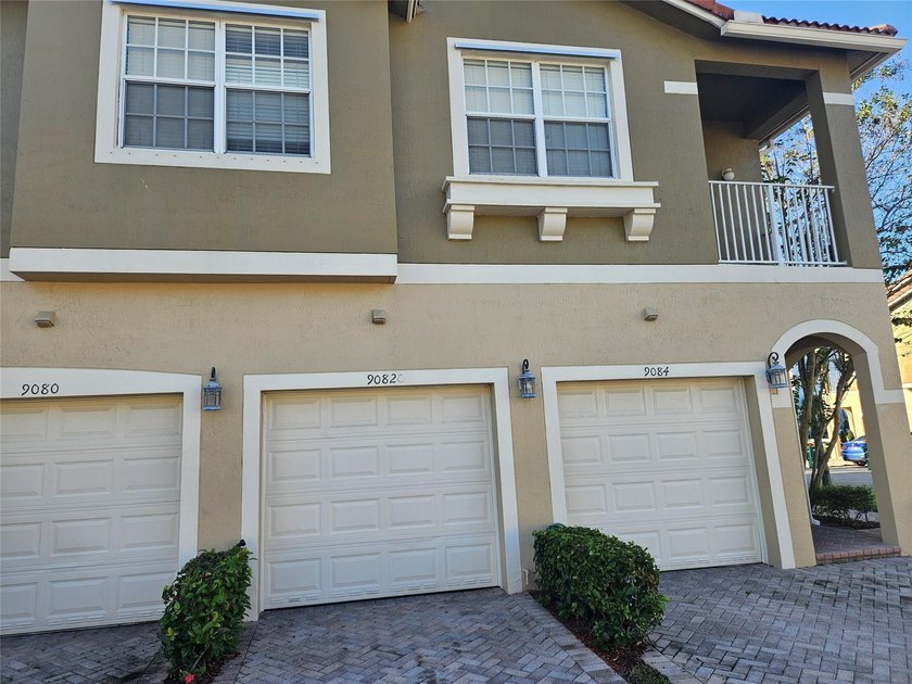 Calling all professionals who are seeking a tranquil oasise see - Beach Condo for sale in Tamarac, Florida on Beachhouse.com