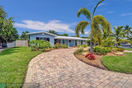 Lowest priced pool home in the Corals! Freshly painted  primped - Beach Home for sale in Oakland Park, Florida on Beachhouse.com