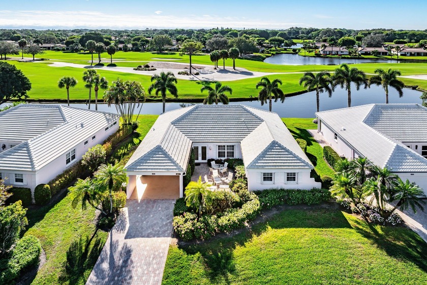 Beautiful villa with sweeping lake and golf course views - Beach Home for sale in Boynton Beach, Florida on Beachhouse.com