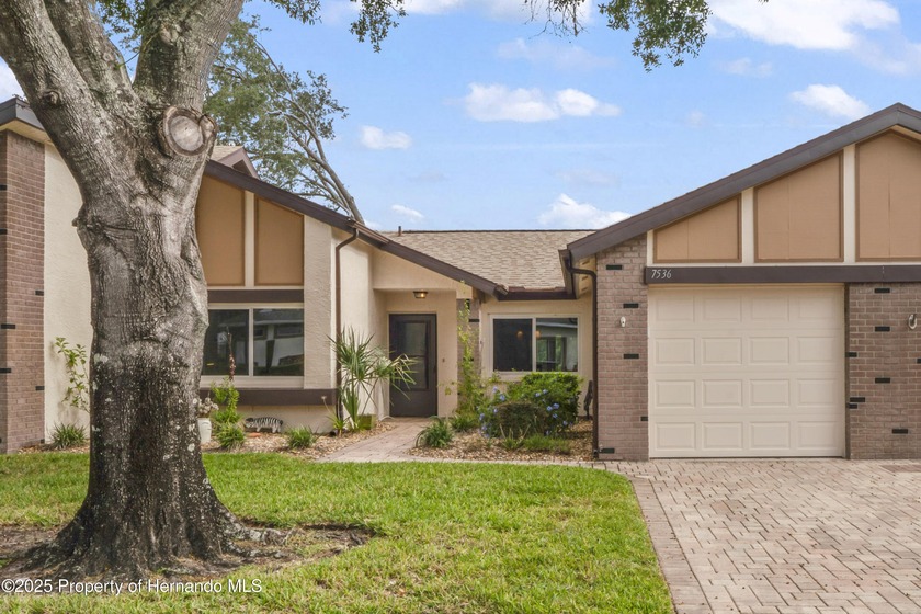 Charming Villa in Heather Walk - Prime Location, pet friendly & - Beach Home for sale in Weeki Wachee, Florida on Beachhouse.com