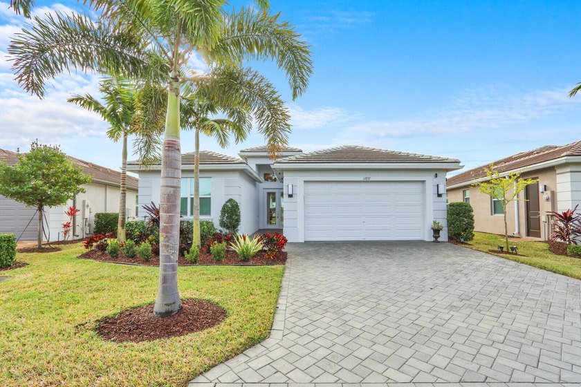 This Luxury Bimini Model is a 3-bedroom, 3-bath home with a den - Beach Home for sale in Port Saint Lucie, Florida on Beachhouse.com