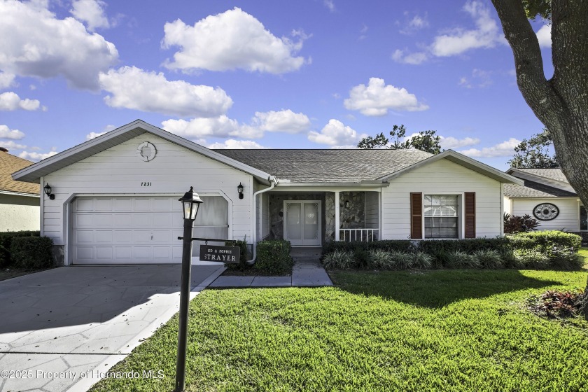 Turnkey and Fully Furnished in Timber Pines! This fully - Beach Home for sale in Spring Hill, Florida on Beachhouse.com