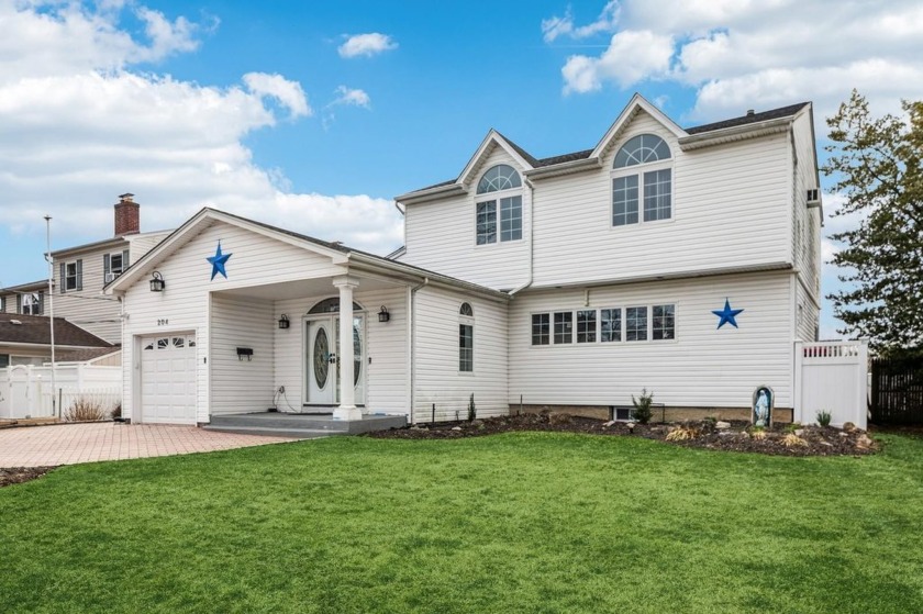 Fully Legal Two-Family Home In The Heart Of Massapequa Park -- - Beach Townhome/Townhouse for sale in Massapequa Park, New York on Beachhouse.com