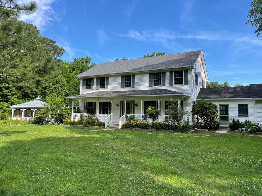 Beautiful country setting on 5+ acres with partially renovated 4 - Beach Home for sale in Jamesville, Virginia on Beachhouse.com