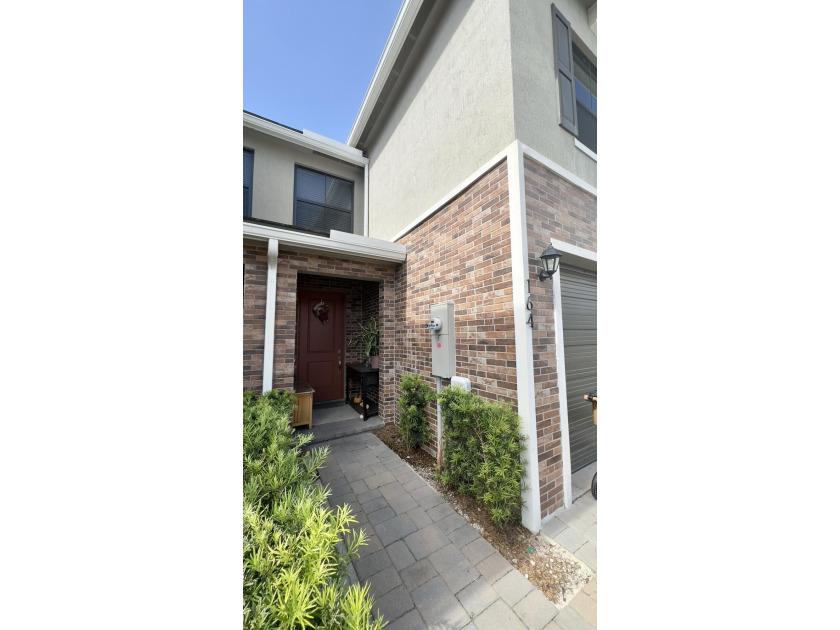 ATTENTION INVESTORS! PROPERTY CURRENTLY LEASED. TENANTS PAYING - Beach Townhome/Townhouse for sale in Deerfield Beach, Florida on Beachhouse.com