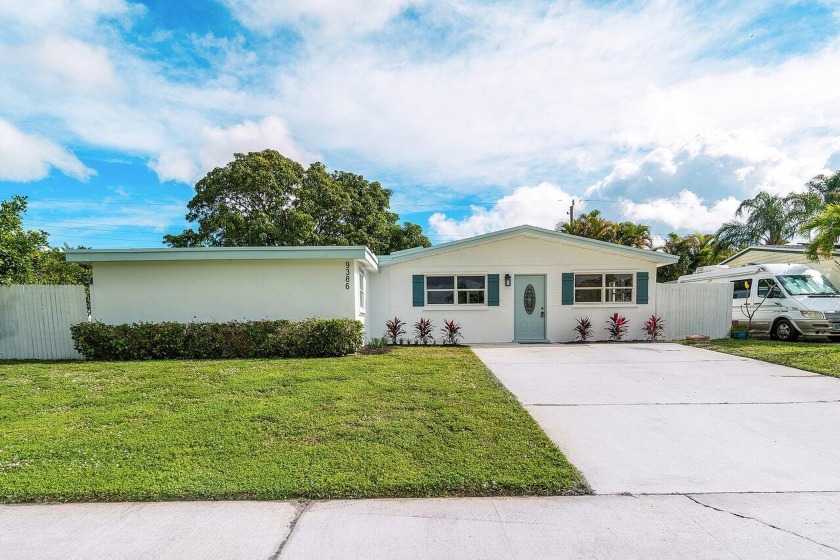 This FULLY RENOVATED 3/2 single family home in Palm Beach - Beach Home for sale in Palm Beach Gardens, Florida on Beachhouse.com