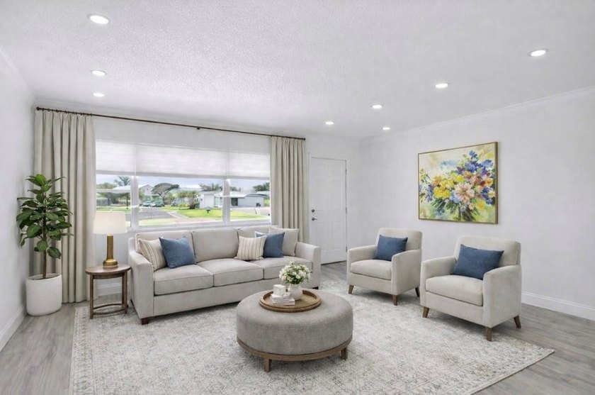 MOVE-IN-READY, WATERFRONT HOME priced at just $299K! Located on - Beach Home for sale in Margate, Florida on Beachhouse.com