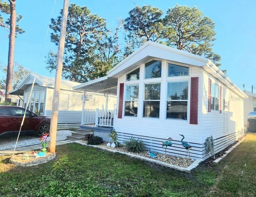 This meticulously maintained and beautifully decorated, 1991 - Beach Home for sale in Largo, Florida on Beachhouse.com