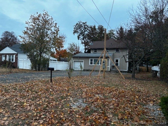 Exceptional Opportunity Alert! Discover this hidden gem, nestled - Beach Home for sale in Stamford, Connecticut on Beachhouse.com