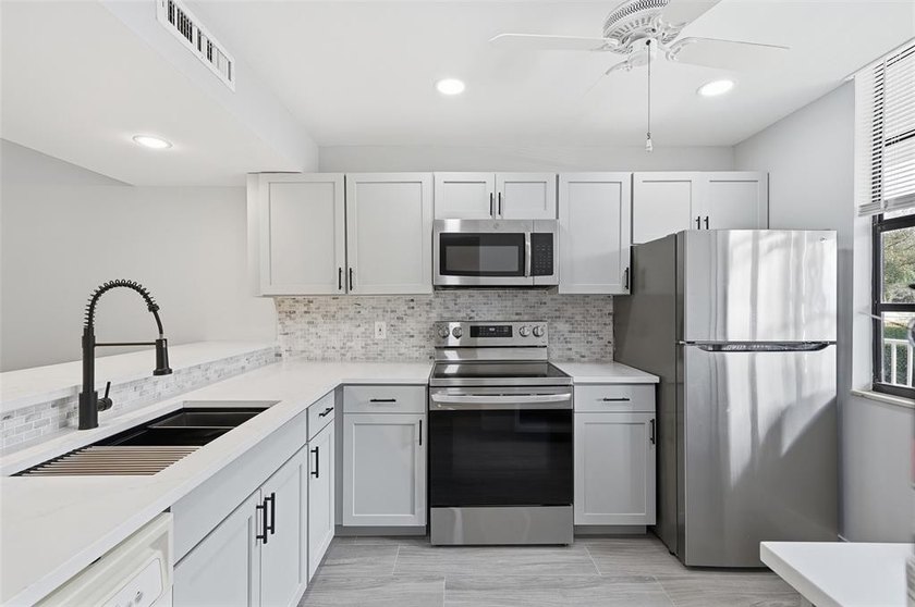 Spacious 2-bedroom, 2-bath condo in the heart of Davie! Ideally - Beach Condo for sale in Davie, Florida on Beachhouse.com