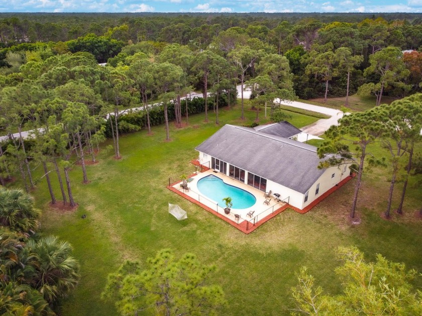 Immaculate CBS 3 bedroom/2 bath/2-car garage home in PB Country - Beach Home for sale in Palm Beach Gardens, Florida on Beachhouse.com