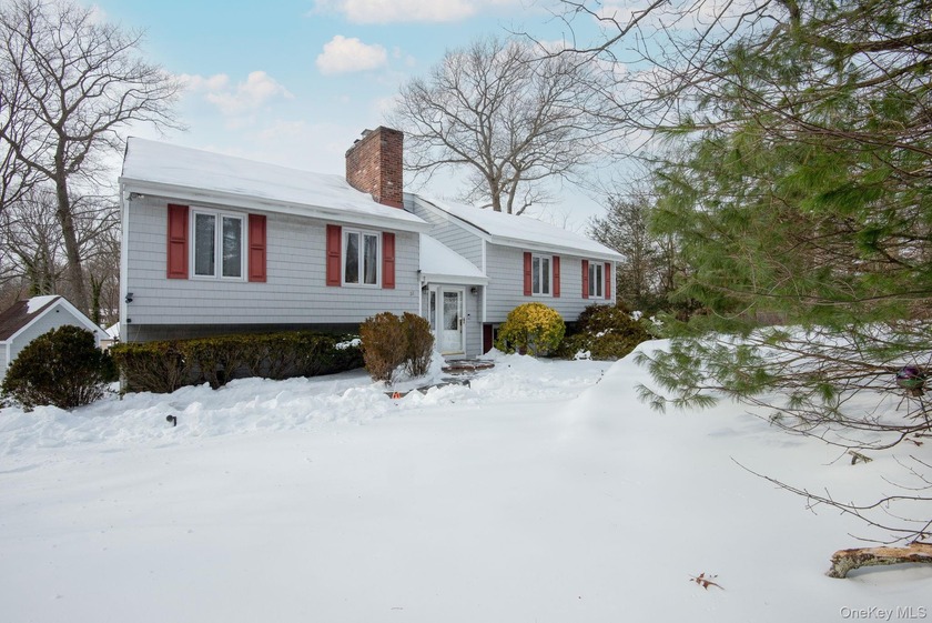 Welcome Home to this Bi Level 8 Room, 4 Bedroom, 2 Bath, Hi - Beach Home for sale in Northport, New York on Beachhouse.com