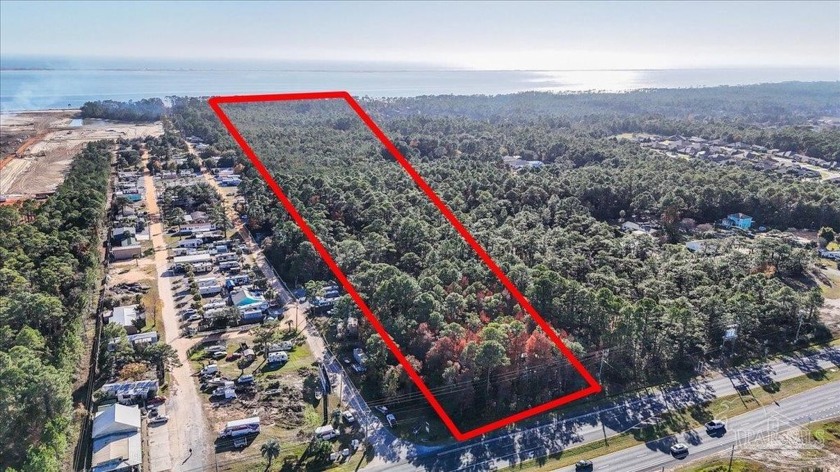 120 FEET ON GULF BREEZE PARKWAY.  2 PARCELS OFFERED FRONTAGE IS - Beach Acreage for sale in Gulf Breeze, Florida on Beachhouse.com