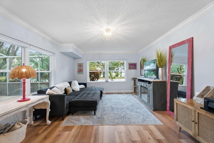 SELLER HIGHLY MOTIVATED! Completely renovated and turnkey, this - Beach Townhome/Townhouse for sale in Palm City, Florida on Beachhouse.com