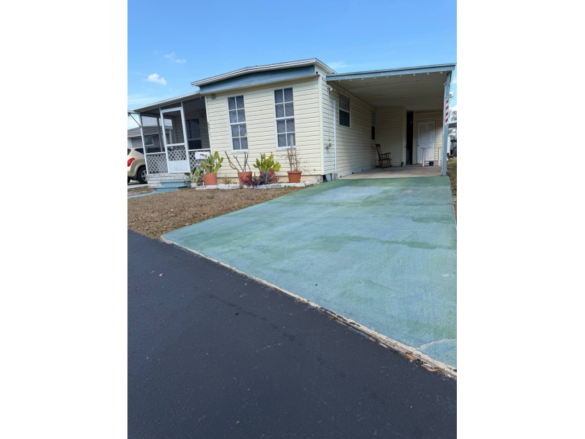 Home is priced to sell. Get 2 for the price of one. 55+. This - Beach Lot for sale in St. Petersburg, Florida on Beachhouse.com