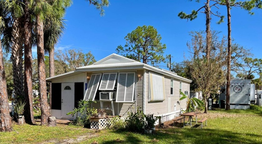 This Ramblers Rest park model on corner lot C4 is ready for you - Beach Home for sale in Venice, Florida on Beachhouse.com