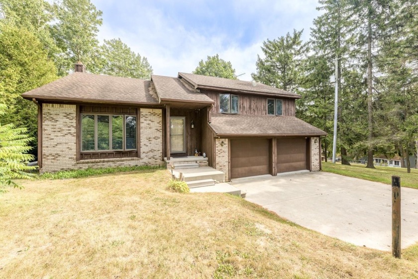 Lake Huron WATERFRONT Home on 99 Ft of beautiful SANDY Beach! - Beach Home for sale in Deckerville, Michigan on Beachhouse.com