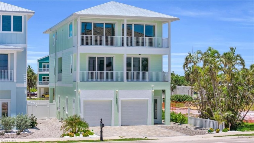 BACK ON THE MARKET THROUGH NO FAULT OF THE PROPERTY! Here's your - Beach Home for sale in Fort Myers Beach, Florida on Beachhouse.com