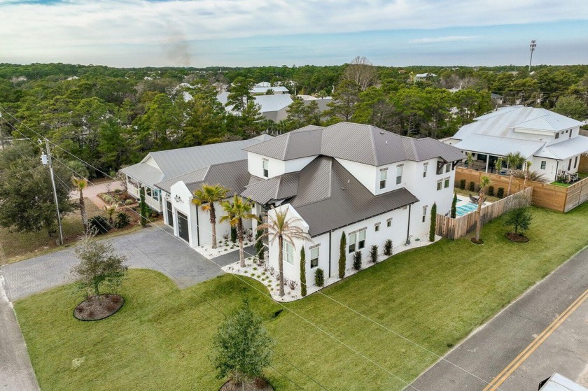 INVESTMENT PROPERTY OPPORTUNITY!! This exquisite TURNKEY home a - Beach Home for sale in Santa Rosa Beach, Florida on Beachhouse.com