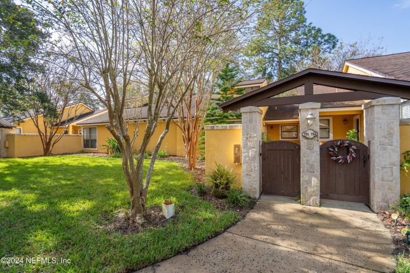 Welcome to 751 Driftwood Cir.  This beautiful one-story condo in - Beach Condo for sale in Ponte Vedra Beach, Florida on Beachhouse.com