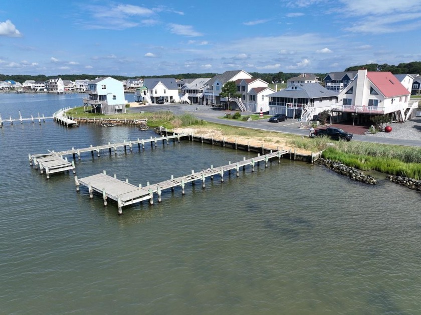 Waterfront lot with a beautiful view of the Chincoteague Bay - Beach Lot for sale in Greenbackville, Virginia on Beachhouse.com