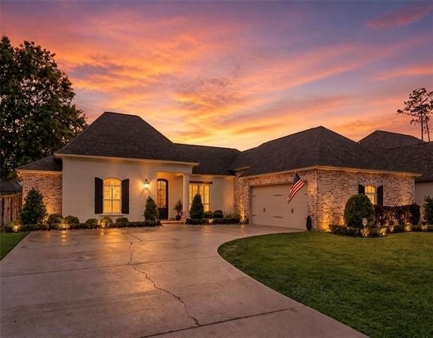 Your Mandeville Dream Home Awaits! Welcome to a residence where - Beach Home for sale in Mandeville, Louisiana on Beachhouse.com