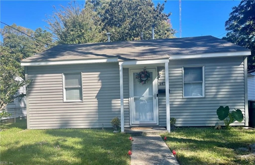 Why rent, when you can own this charming and recently updated - Beach Home for sale in Hampton, Virginia on Beachhouse.com