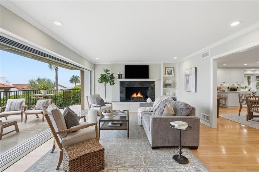 This beautifully updated Palos Verdes Estates home combines - Beach Home for sale in Palos Verdes Estates, California on Beachhouse.com