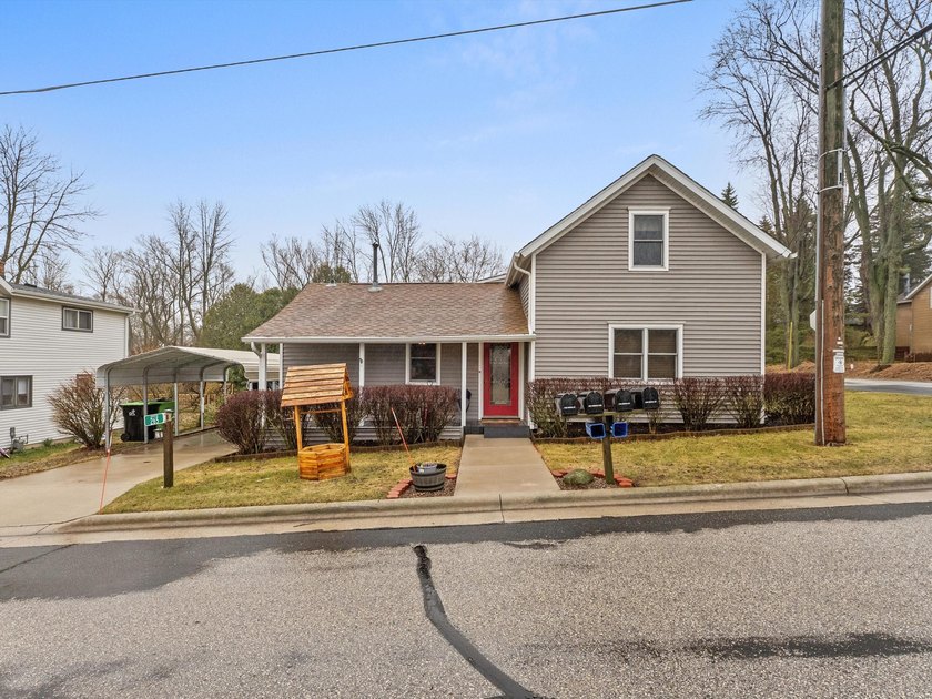 Just a short walk to Lake Michigan, this well-maintained - Beach Home for sale in Cleveland, Wisconsin on Beachhouse.com