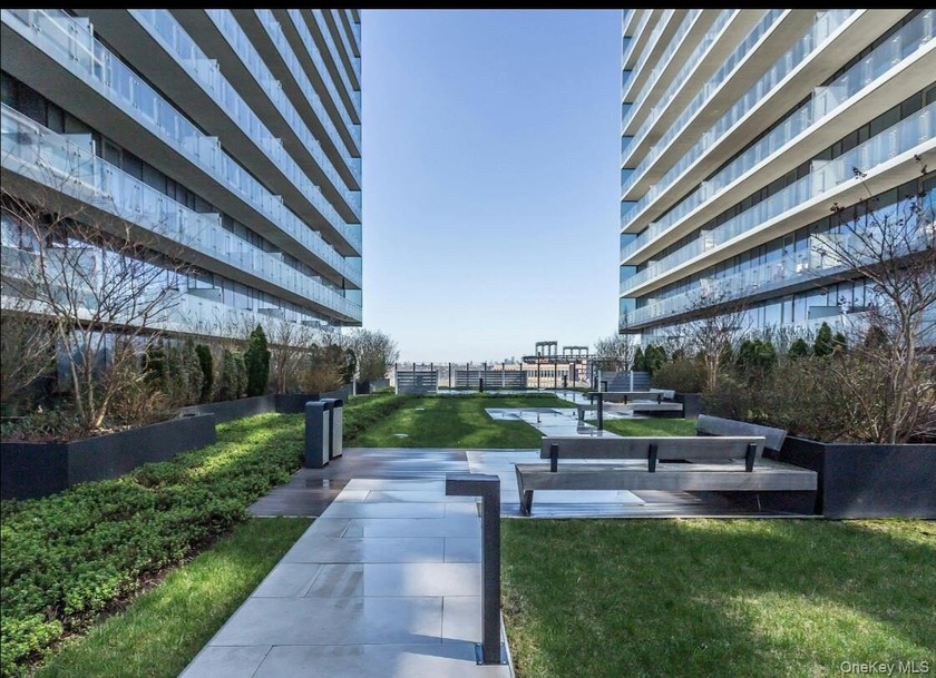 Contemporary One-Bedroom Condo in Downtown Flushing, NY Welcome - Beach Condo for sale in Flushing, New York on Beachhouse.com