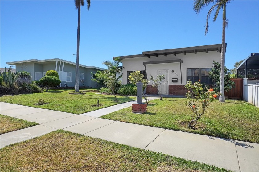 Charming California Living with Income Potential!

Welcome to - Beach Home for sale in Gardena, California on Beachhouse.com