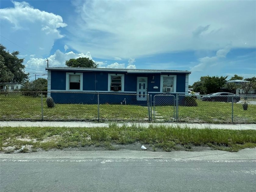 Charming 3bedroom, 1 bath home located just minutes from - Beach Home for sale in Pompano Beach, Florida on Beachhouse.com