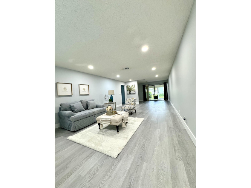 Beautifully renovated villa featuring a fully updated kitchen - Beach Home for sale in Boynton Beach, Florida on Beachhouse.com