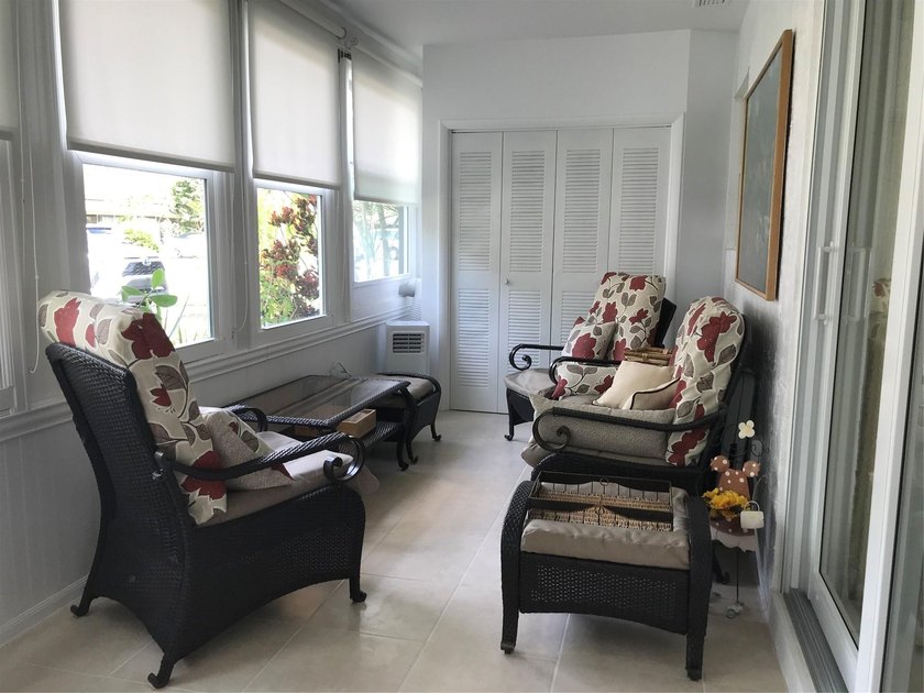 Highly updated, charming & elegant 2/2 fee simple villa in a - Beach Home for sale in Deerfield Beach, Florida on Beachhouse.com